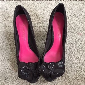 Christian Siriano black peep-toe Heel